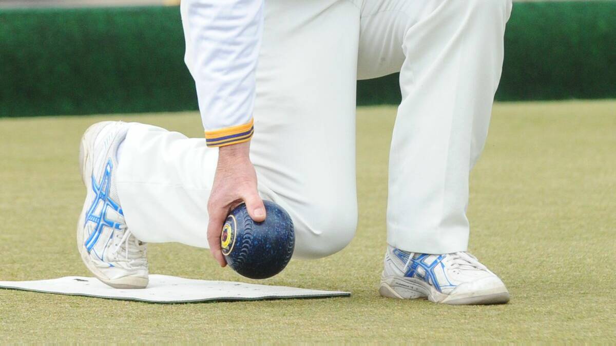 Bowlers still hit greens despite cold weather