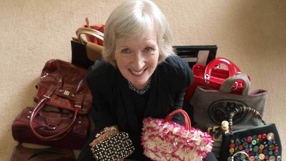 Actor Helen Moulder is bringing her solo play Gloria’s Handbag to the Wimmera.