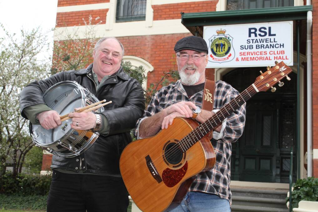 John Hunter and Russ Smith invite all budding artists to their group's event. Picture: Peter Pickering