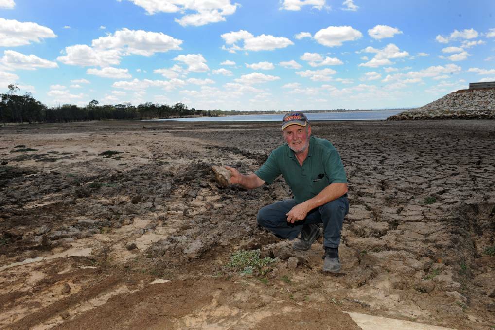 DRY: Lake Lonsdale Action Group president Ray Howard in the drying lake in 2015. Picture: Samantha Camarri