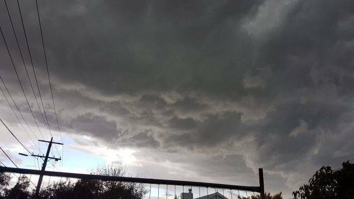 Cold front brings strong winds to Ararat amid weather warning