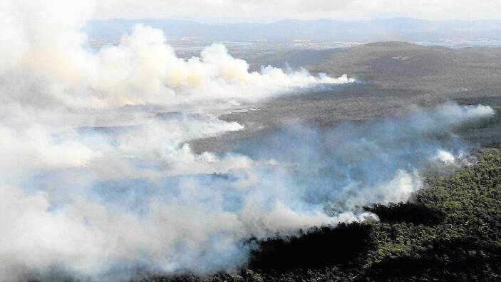 Lefroy fire from Tas Fire Service observer helicopter. Photo Neil Richardson