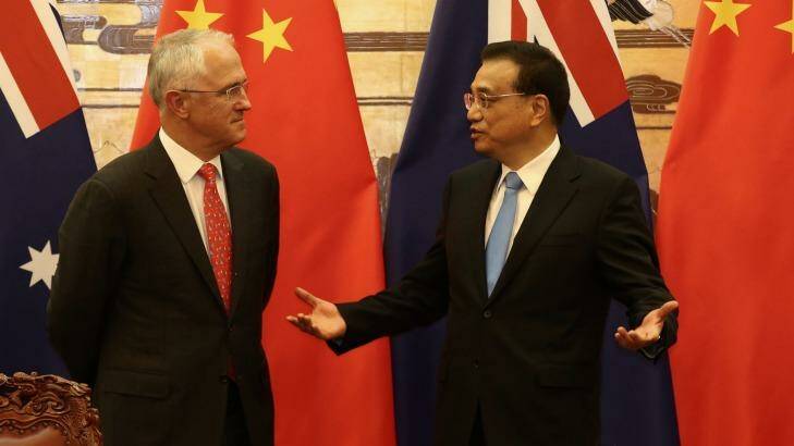 Malcolm Turnbull with Chinese Premier Li Keqiang during a signing ceremony at the Great Hall of the People in Beijing. Photo: Andrew Meares