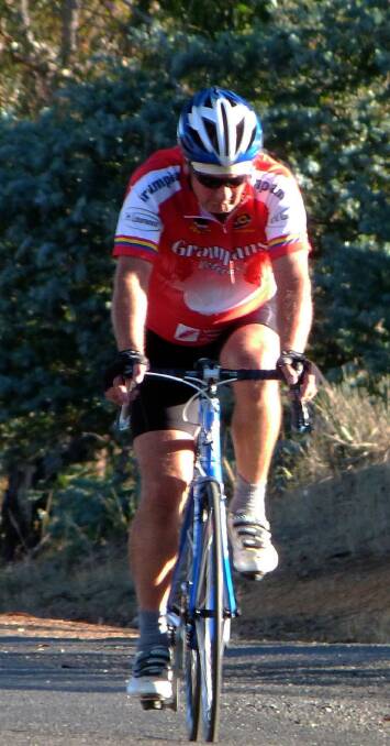 Rod Hetherington puts in the hard yard to claim his second victory at the Stawell Great Western Cycling event.