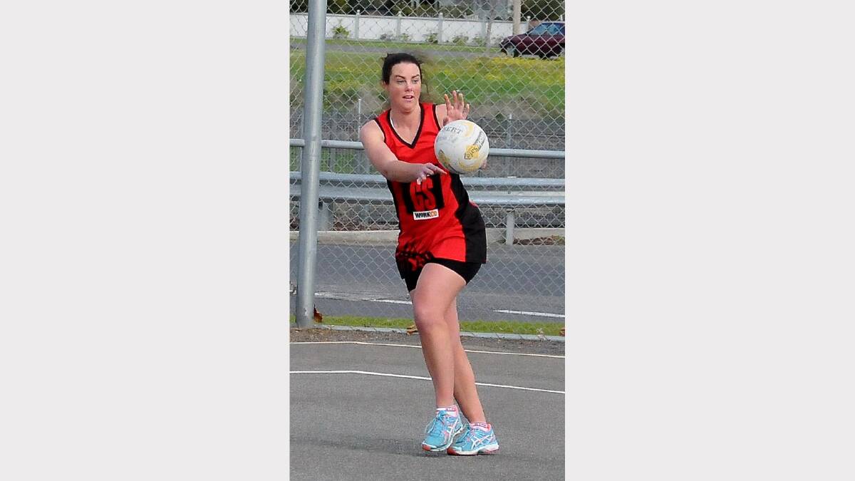Goal Shooter Liza Cook in action for Warriors A grade.