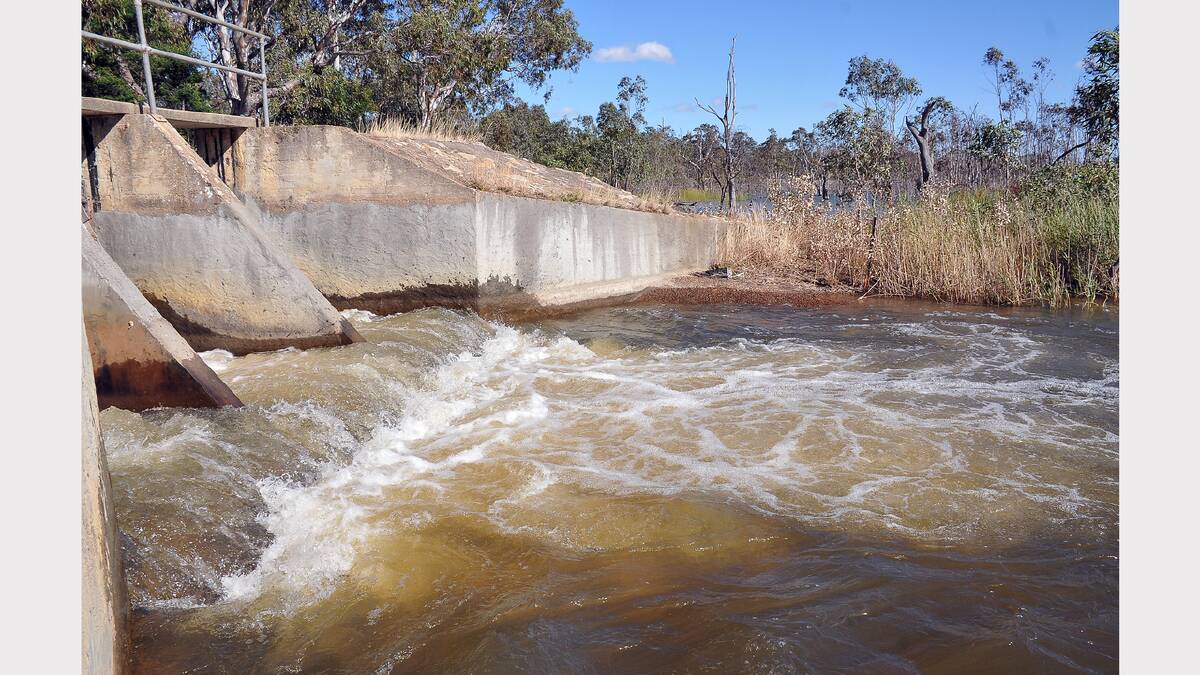 Water flows freely into Lake Fyans via the inlet. The water is being transferred from Lake Bellfield.