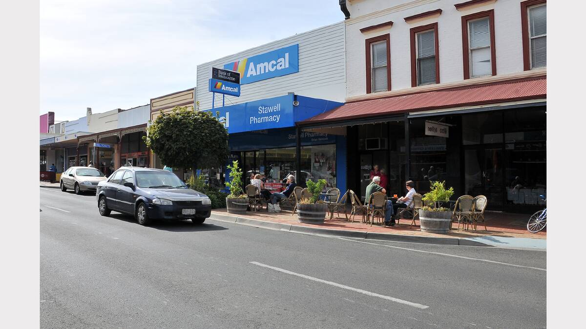 The sudden cold snap has has an impact on trade in Stawell's Main Street.