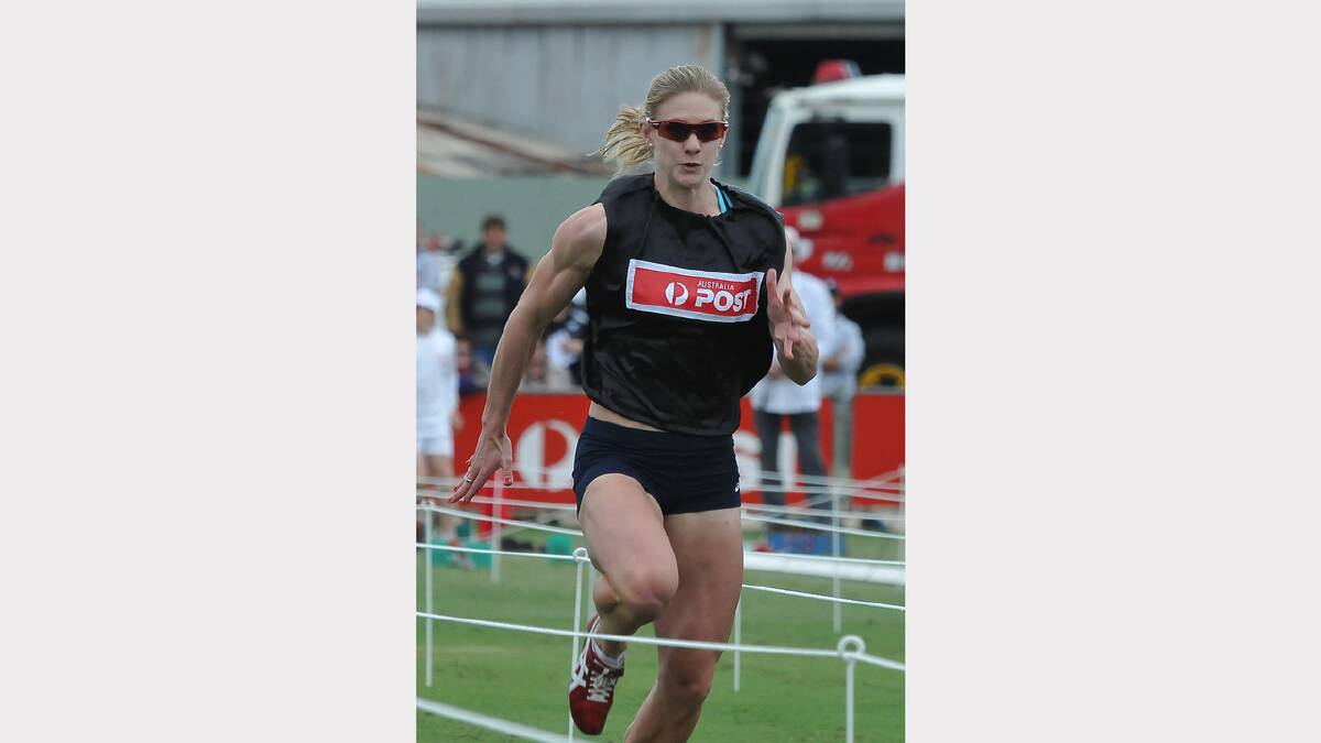 Australia's fastest woman, Melissa Breen, powers down the track in her heat of the Australia Post Stawell Gift.