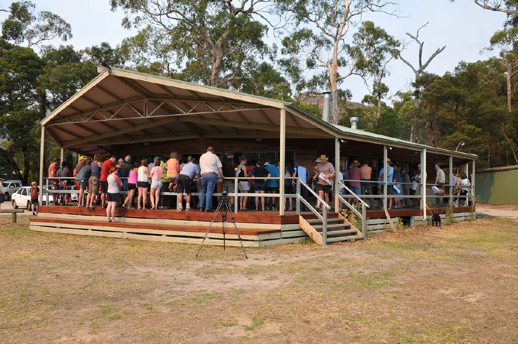 The Halls Gap Recreation Centre was packed to overflowing as residents attended a community meeting. Pictures: BEN KIMBER.