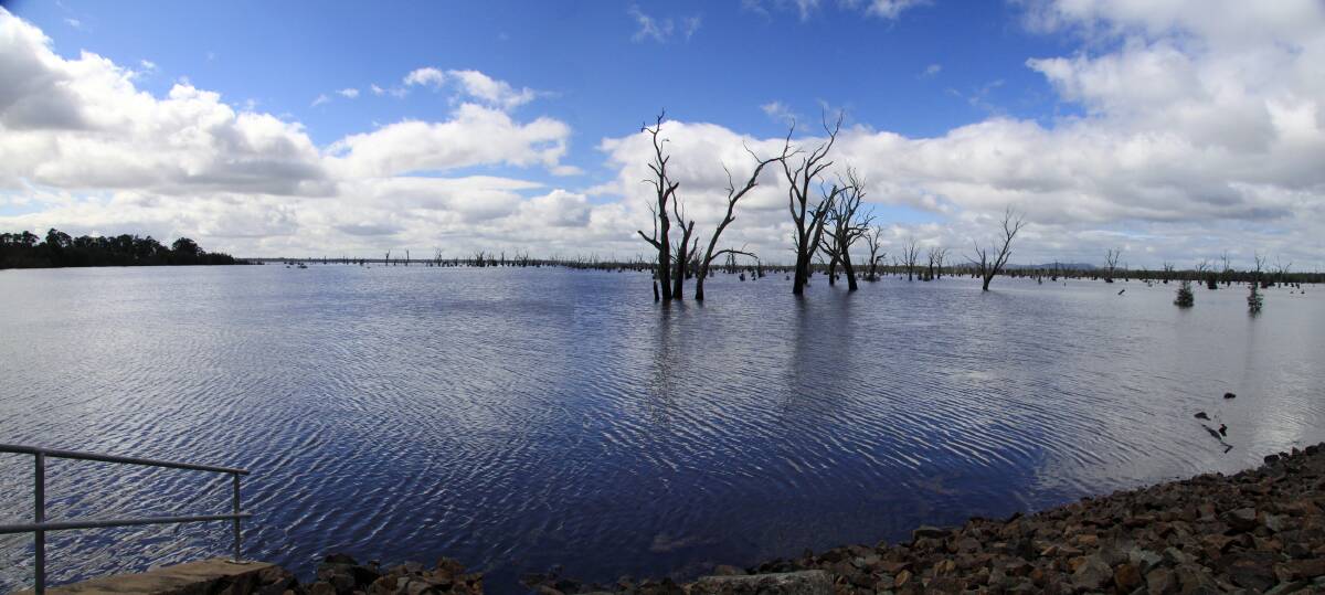 Lake Lonsdale Action Group remains concerned about the financial impact current Bulk Water Entitlements and Operational Rules for Lake Lonsdale will continue to have on Stawell's economy.
