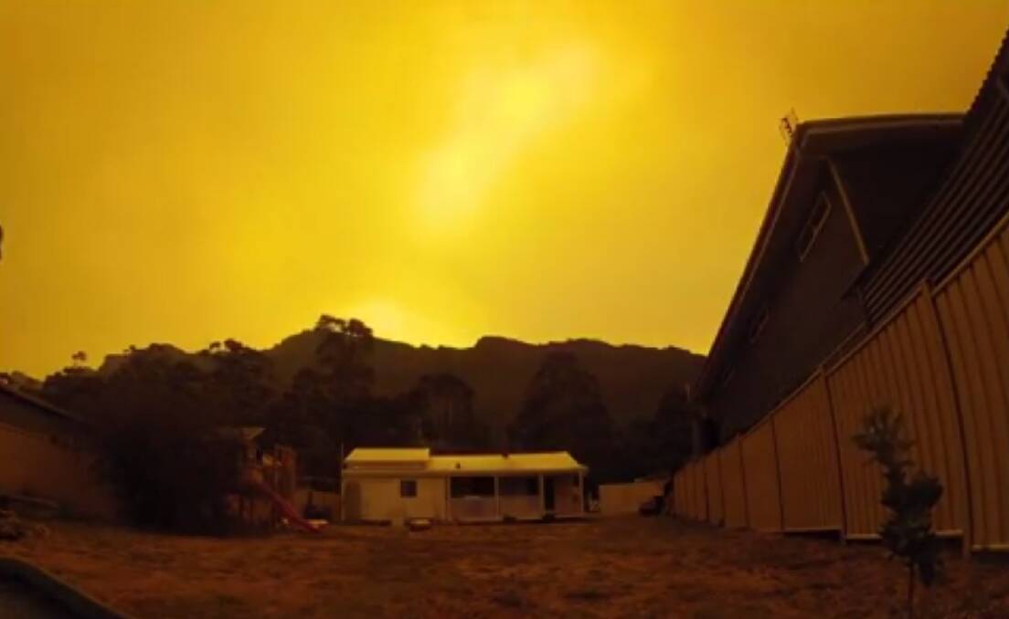 Footage of the fire approaching Halls Gap. Taken by Youtube user Marty Schoo.