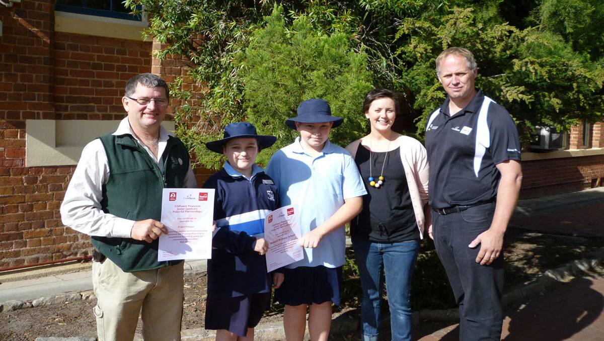 David Margetson from Project Platypus, Stawell Primary School Captains Caitlyn Tangey and Casey Pahl, Bronwyn Bant from Project Platypus and CitiPower and Powercor Regional Asset Manager Richard Scholten at the awards presentation. 