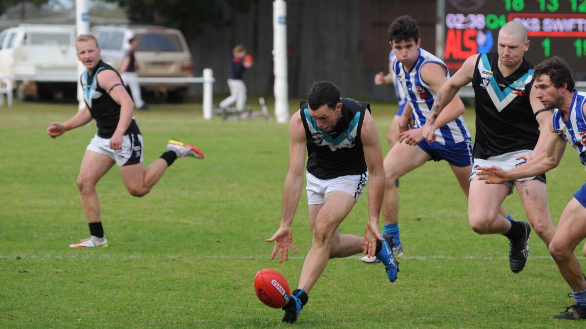 Scott Carey crumbs a loose ball in 2022. Picture by Cassandra Langley. 