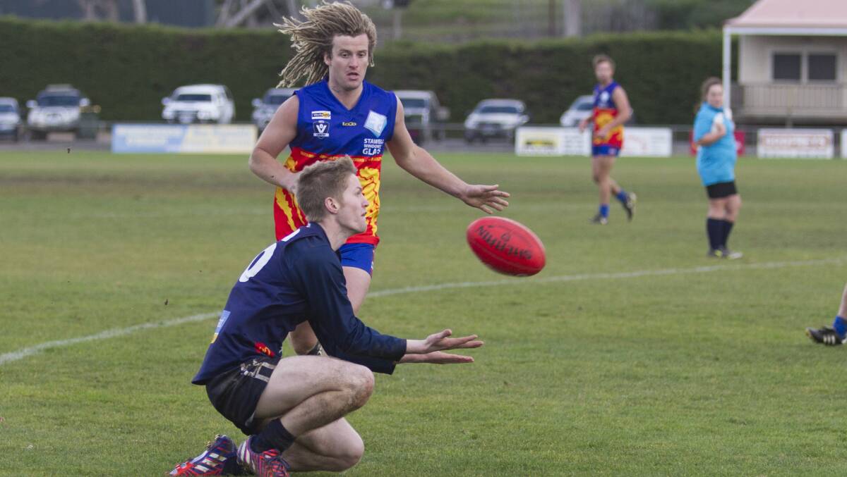 IMPROVE: Ararat Eagle Lachie Bond takes a mark last season. Both the Eagles and Great Western will be hoping to continue their development this year. Picture: Peter Pickering