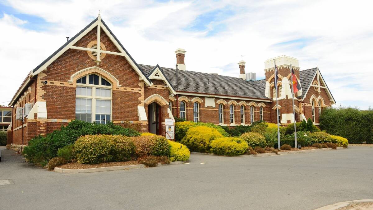 Stawell students' close call to COVID-19 case on excursion