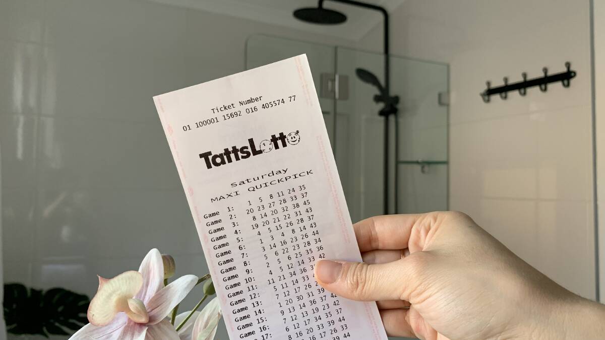 Stawell woman showered with $580,000 TattsLotto win