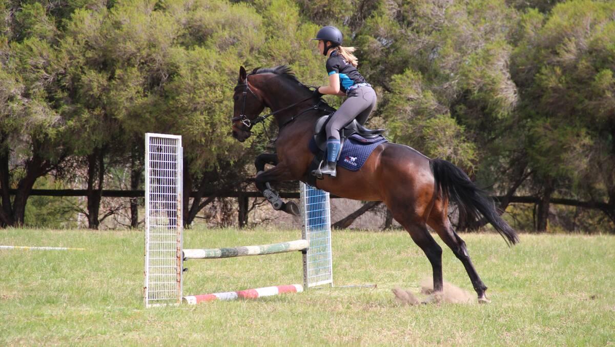 IN ACTION: Hannah Wigg and "Lily" practise at the Ararat Pony Club in preperation for the national competition.