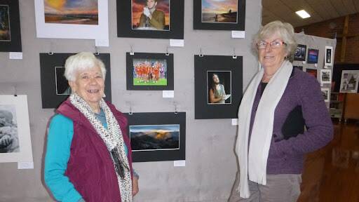 ART: Margo Sietsma and Ruth Hatton enjoy a previous exhibition. Picture: CONTRIBUTED