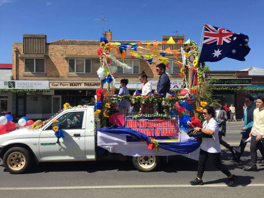 Over 30 floats paraded through Ararat to celebrate the conclusion of the Golden Gateway Festival.