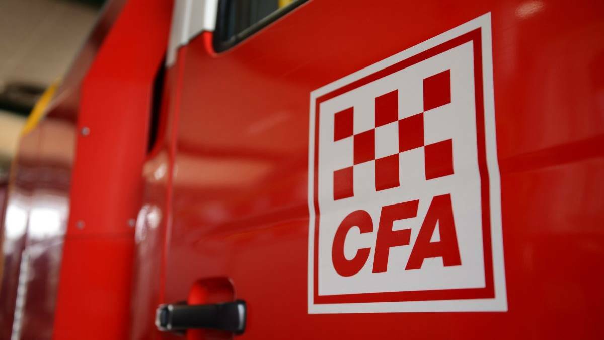 CFA crews contain grassfire at Armstrong
