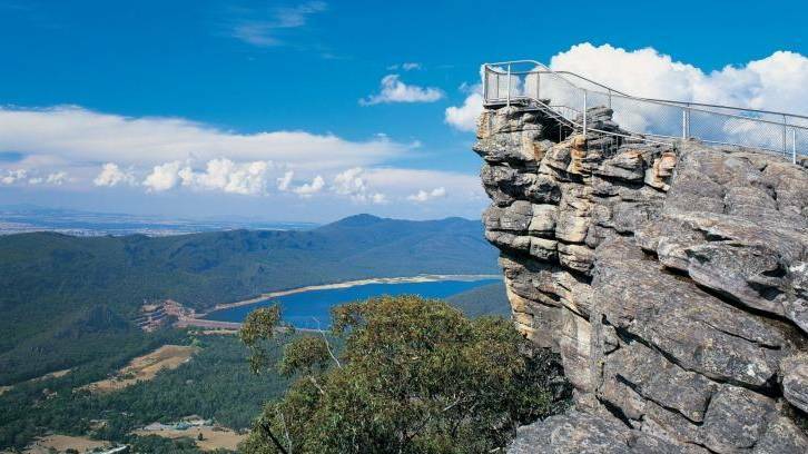 The Grampians most famous lookout - the Pinnacle.