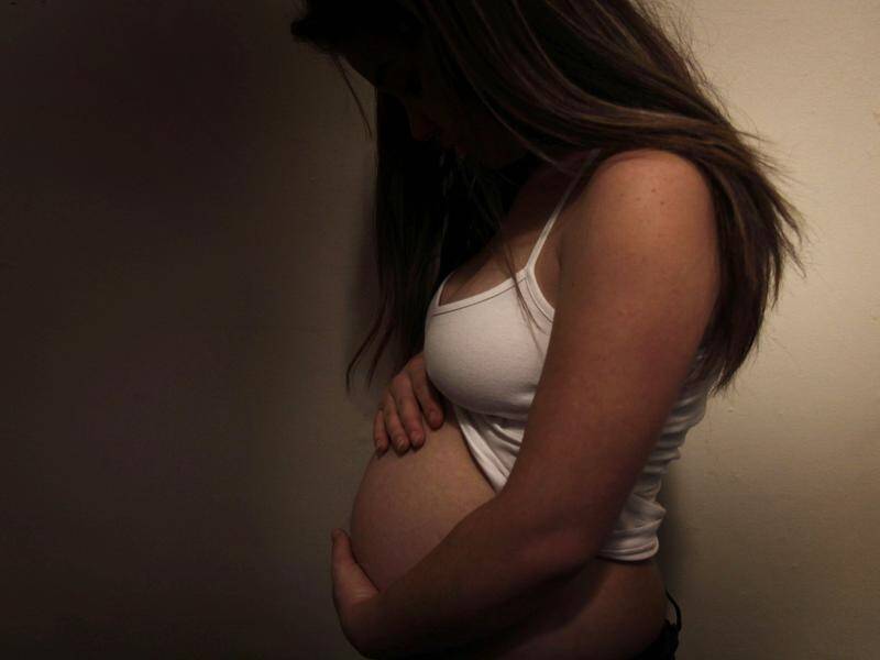 A report reveals babies of teenage mothers are more likely to experience early health issues.