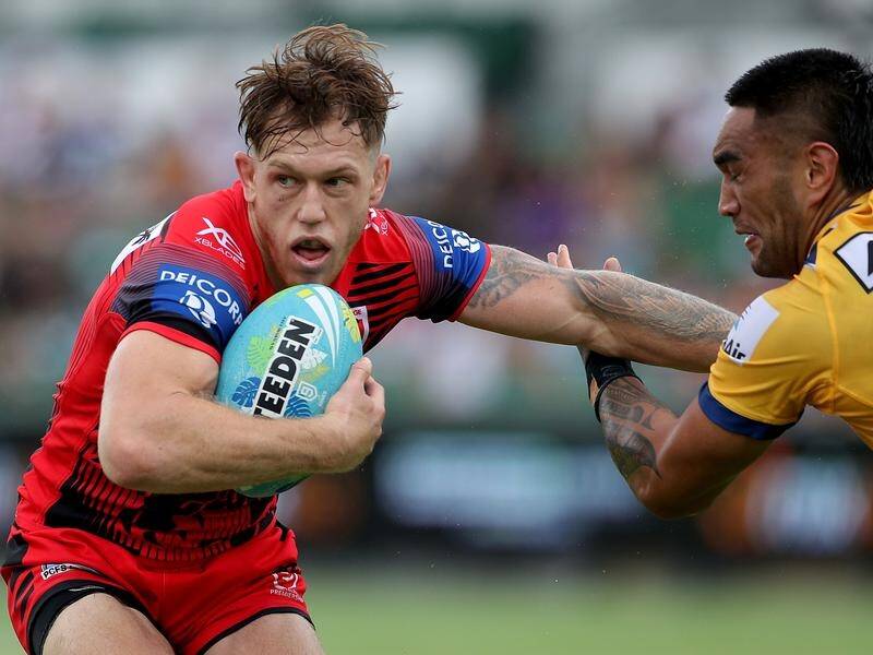 Dragon Cameron McInnes (l) could be out for up to three months because of a knee injury.