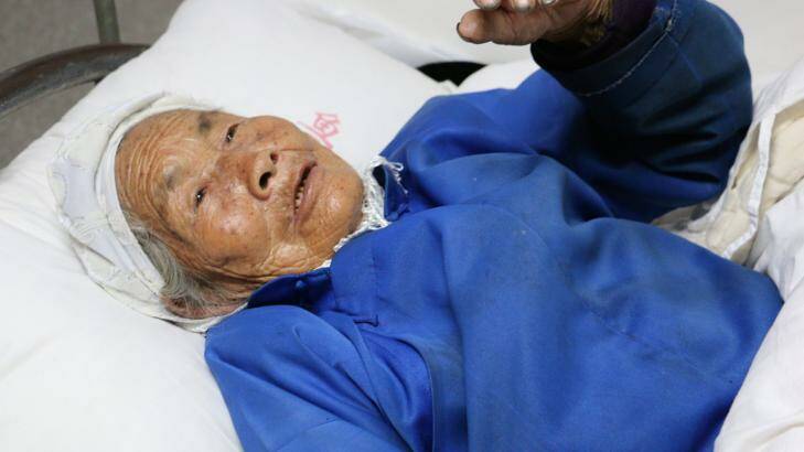 93-year-old Ma Caizhen crawled to safety by herself after the earthquake. Photo: Sanghee Liu