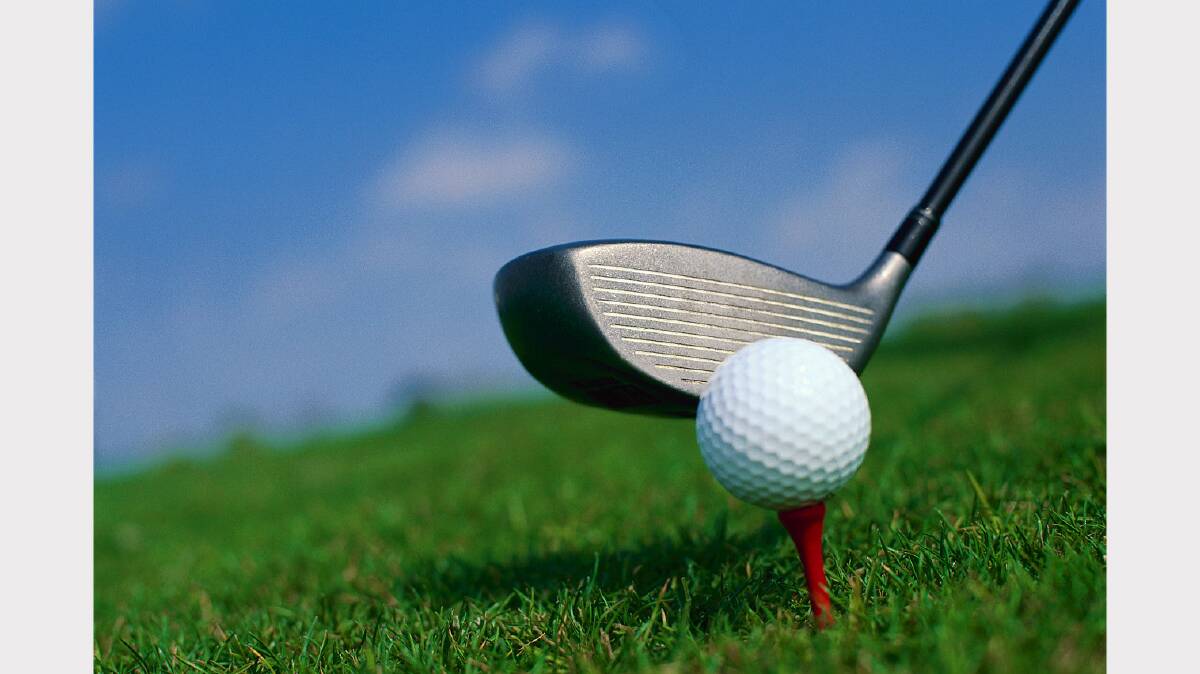 Robert Scott has shot to a six stroke lead in the Grange Golf Club championship.