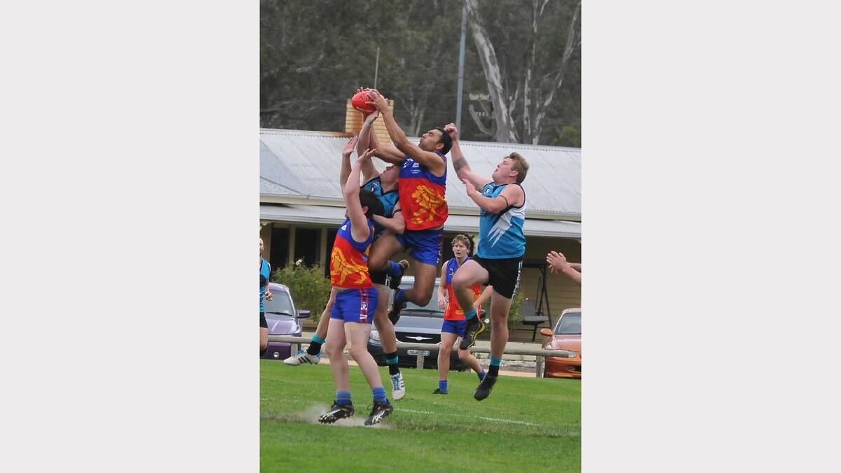 Great Western recruit Damien Skurrie takes a big grab during Saturday's clash against Moyston-Willaura.