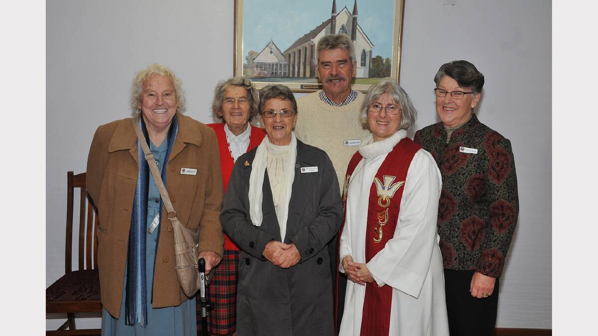 Uniting Church members L-R Dawn Scott, Elva Raggatt, Kathleen Rickard, Graeme Trickey, Reverend Susan Pearse and Jill Nicholls.