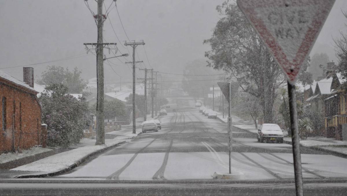 LITHGOW, NSW: Lithgow was covered in a blanket of snow this morning. Photo: Carolyn Piggott. 
